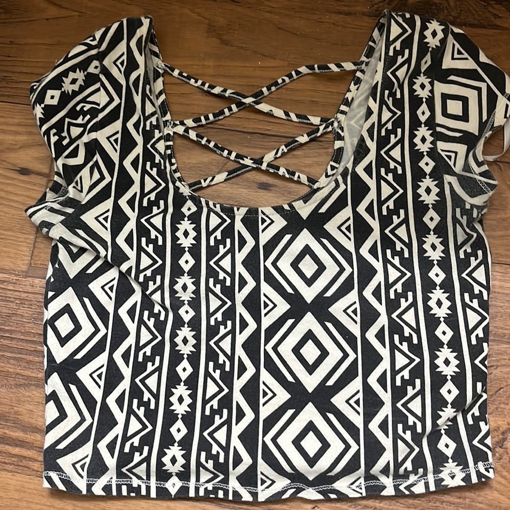 Forever 21 M crop top